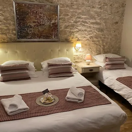 L'escale Des Alpilles Hotel 3*