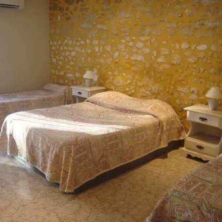 Hotel L'escale Des Alpilles 3*