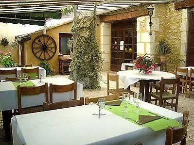 Hotel L'escale Des Alpilles 3*